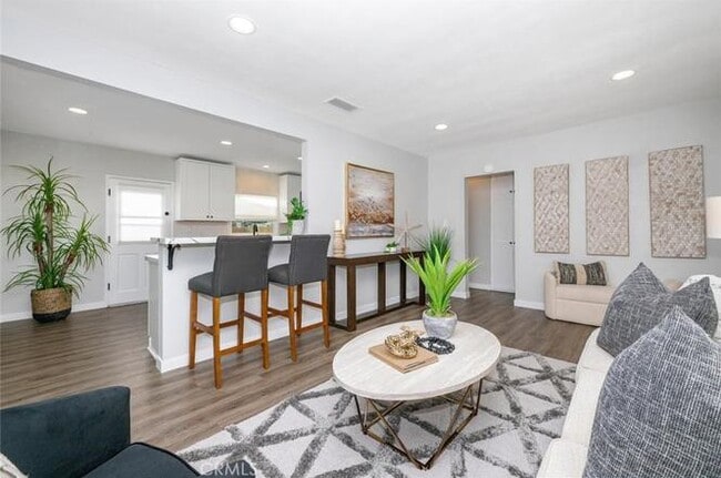 3762 Radnor Ave in Long Beach, CA - Building Photo - Building Photo