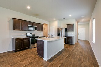 16744 Lonely Pines Dr in Conroe, TX - Building Photo - Building Photo