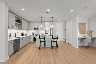 The Atwood at Rivulon in Gilbert, AZ - Building Photo - Building Photo