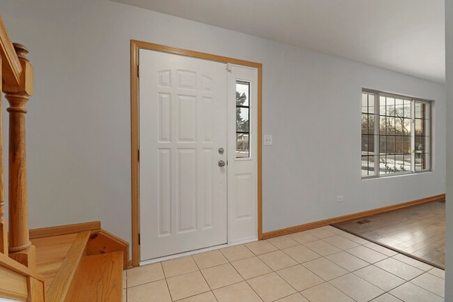 1462 Glen Ellyn Rd in Glendale Heights, IL - Building Photo - Building Photo