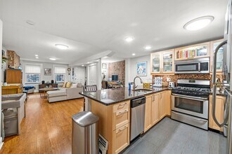 194 Washington St in Jersey City, NJ - Building Photo - Building Photo