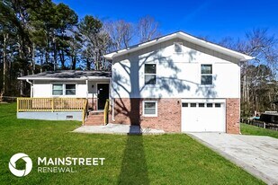 4975 Manor Dr SW in Stone Mountain, GA - Building Photo