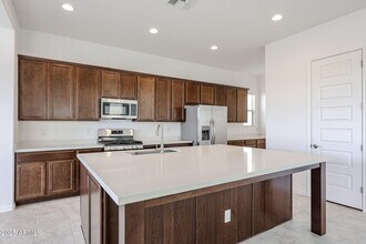 25076 N 77th Dr in Peoria, AZ - Building Photo - Building Photo