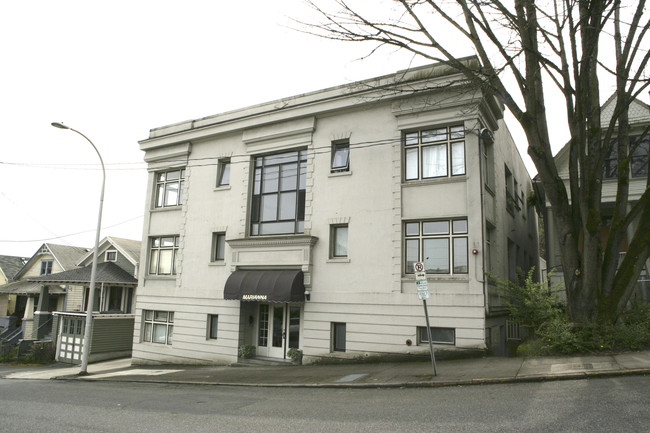 Marianna Apartments in Portland, OR - Building Photo - Building Photo