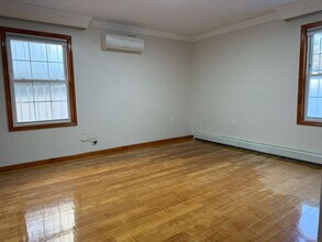 120-01 20th Ave in Queens, NY - Foto de edificio - Building Photo