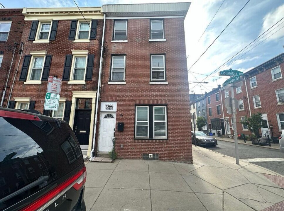 1366 E Columbia Ave in Philadelphia, PA - Building Photo