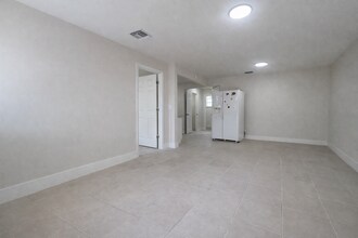 704-708-708 Karlov St in Ft. Myers, FL - Foto de edificio - Building Photo