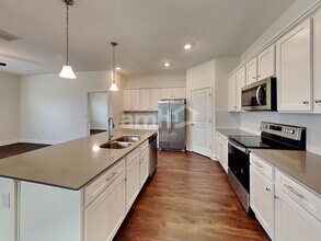 33901 Widman Way in Zephyrhills, FL - Building Photo - Building Photo