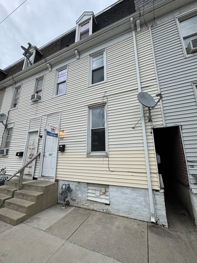 property at 407 N Queen St