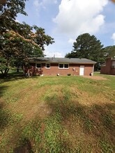 506 Bonner Dr in Elizabeth City, NC - Building Photo - Building Photo