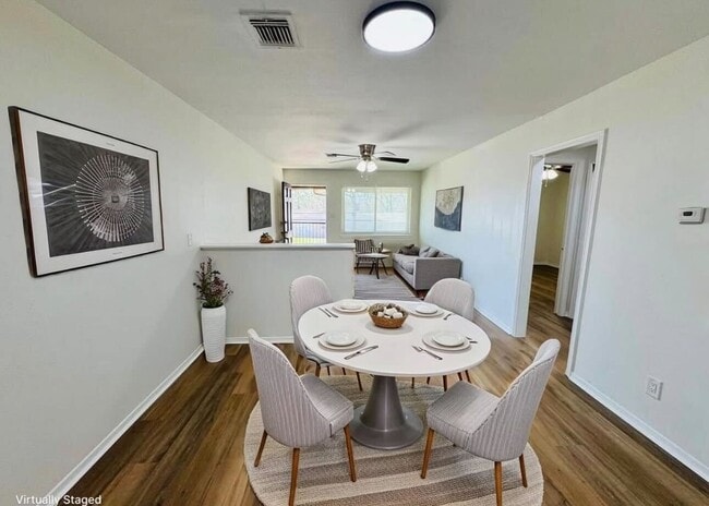 340 N Houston in Webster, TX - Building Photo - Building Photo