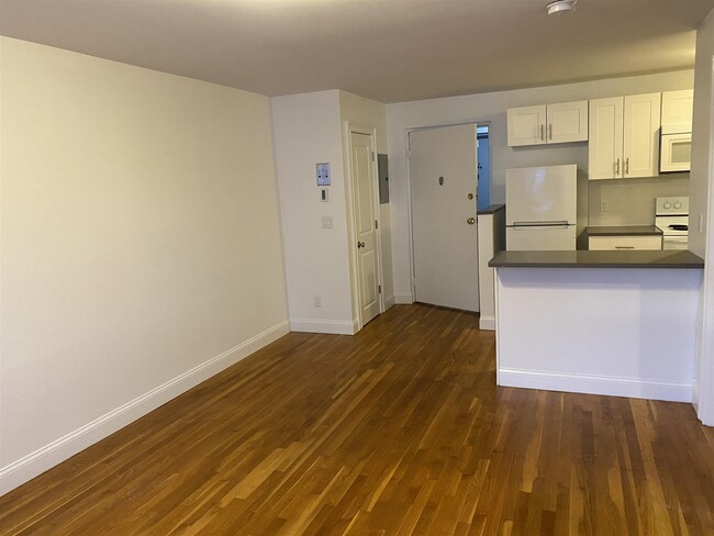 131 Summer St, Unit 25 in Malden, MA - Foto de edificio - Building Photo