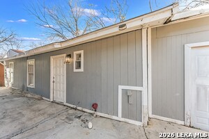 827 W Rosewood Ave in San Antonio, TX - Building Photo