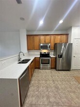 5274 Paradise Cay Cir in Kissimmee, FL - Building Photo - Building Photo