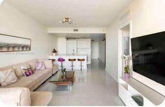 501 NE 31st St, Unit 810 in Miami, FL - Foto de edificio - Building Photo