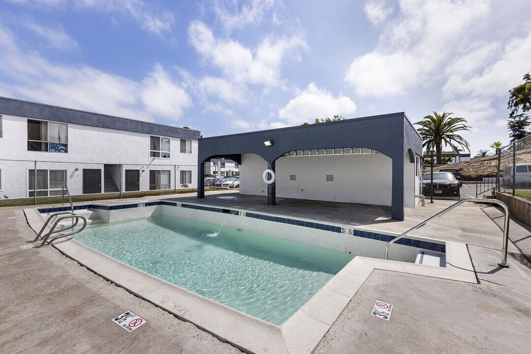 Mar at Laurel in National City, CA - Building Photo