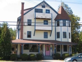 19 Main St in North Woodstock, NH - Foto de edificio