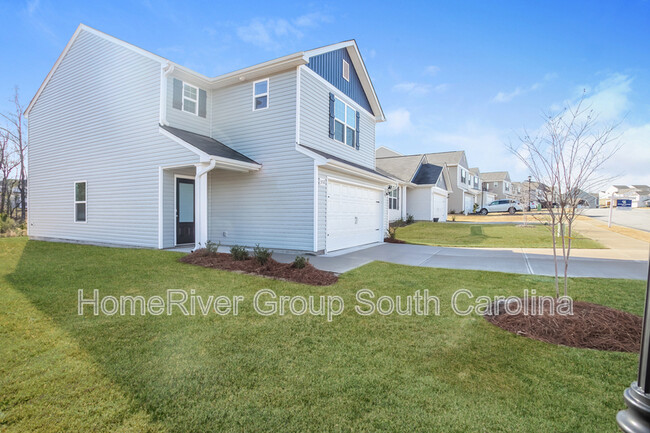 352 Sundew Rd in Elgin, SC - Foto de edificio - Building Photo