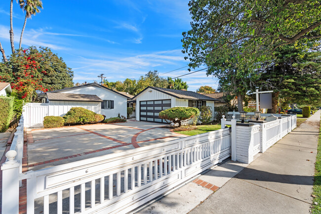 13437 McCormick St in Sherman Oaks, CA - Building Photo - Building Photo