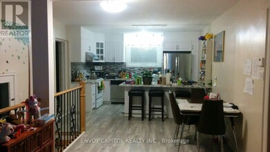 37 Cliffside Dr in Toronto, ON - Building Photo - Building Photo