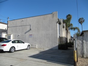 962 Thomas Ave in San Diego, CA - Building Photo - Building Photo