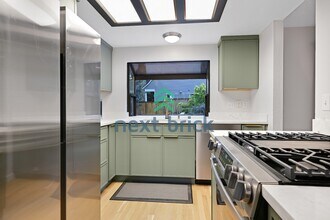 3233 168th Pl SE in Bellevue, WA - Building Photo - Building Photo