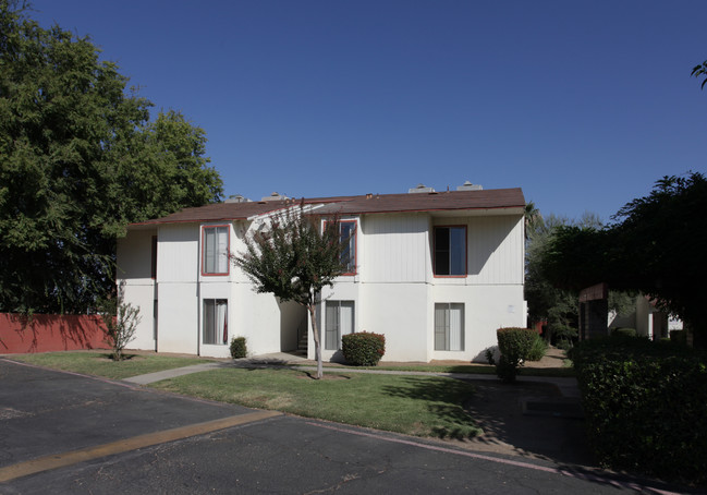 Willow Lake Apartments in Clovis, CA - Foto de edificio - Building Photo