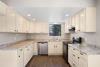 7409 St Philomena Way in Citrus Heights, CA - Building Photo - Building Photo
