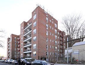 8470 129th St in Kew Gardens, NY - Building Photo - Building Photo