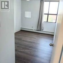 2929 Aquitaine Ave in Mississauga, ON - Building Photo - Building Photo