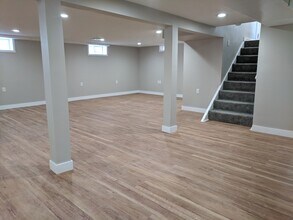 1213 1st Ave NE in Independence, IA - Building Photo - Building Photo