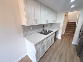 14700 Berendo Ave, Unit 2 in Gardena, CA - Building Photo