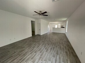19606 Cat Spruce Ct in Porter, TX - Building Photo - Building Photo