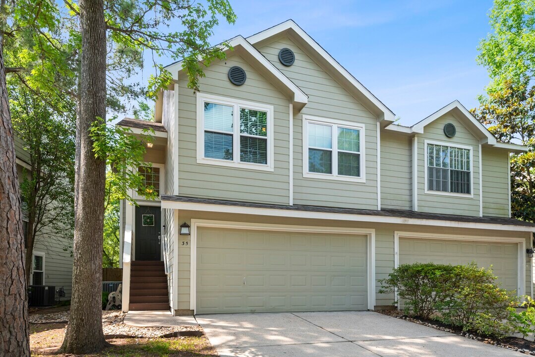 35 N Walden Elms Cir in Spring, TX - Foto de edificio