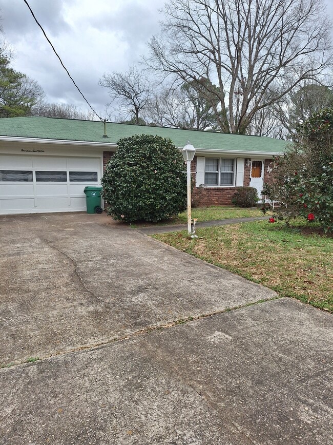 1426 Jon Juca Ct in Stone Mountain, GA - Building Photo - Building Photo