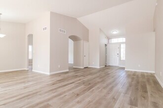 5537 N 76th Dr in Glendale, AZ - Building Photo - Building Photo