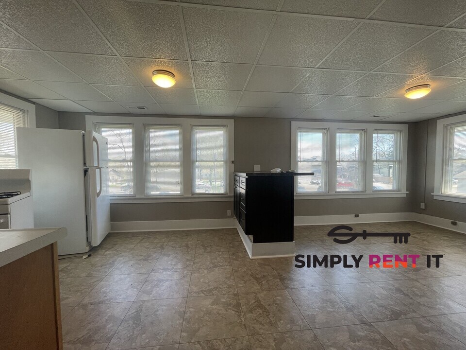 514 Hayward Ave in Ames, IA - Building Photo