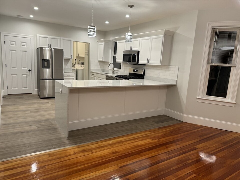 34 Belmont St in Somerville, MA - Building Photo