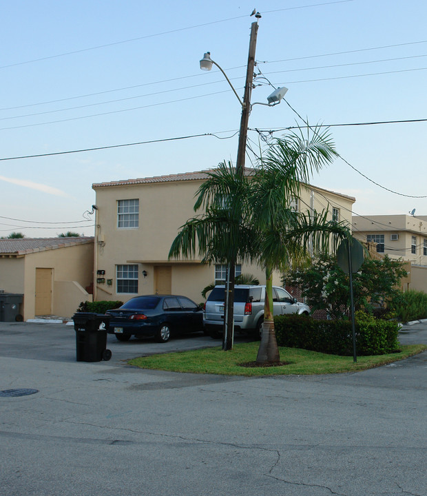 605 SE 13th St in Fort Lauderdale, FL - Building Photo