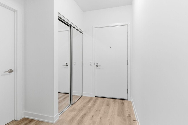 110-4110 Broadway Ave in Toronto, ON - Building Photo - Building Photo