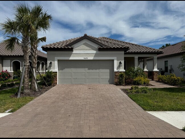 property at 4674 CRESTPOINT Wy
