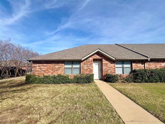 938 Austin Ct in Weatherford, TX - Building Photo