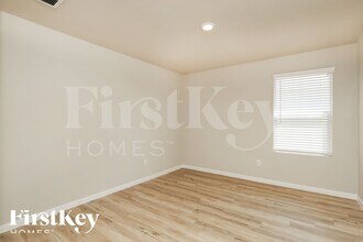 9984 Sarrebourg St in Schertz, TX - Foto de edificio - Building Photo