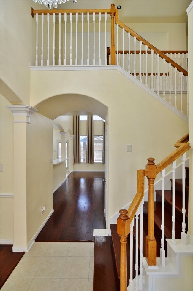 property at 7430 Boxwood Ridge Ln
