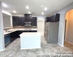 8106 Royal Field in San Antonio, TX - Building Photo - Building Photo
