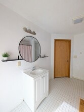 2148 N 29th St in Milwaukee, WI - Foto de edificio - Building Photo