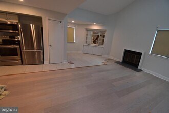 4002 Tracy Ct in Voorhees Township, NJ - Building Photo - Building Photo