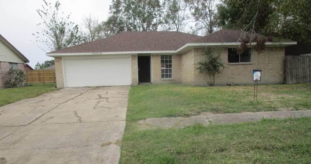 12515 Gotham Dr in Houston, TX - Building Photo