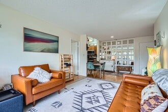 860 W Moorhead Cir, Unit 2F in Boulder, CO - Building Photo - Building Photo