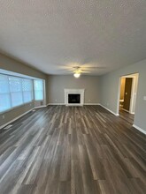 208 Caswell Dr in Gahanna, OH - Foto de edificio - Building Photo